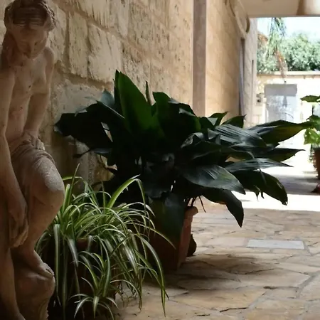 Private And Breakfast Πανσιόν Λέτσε